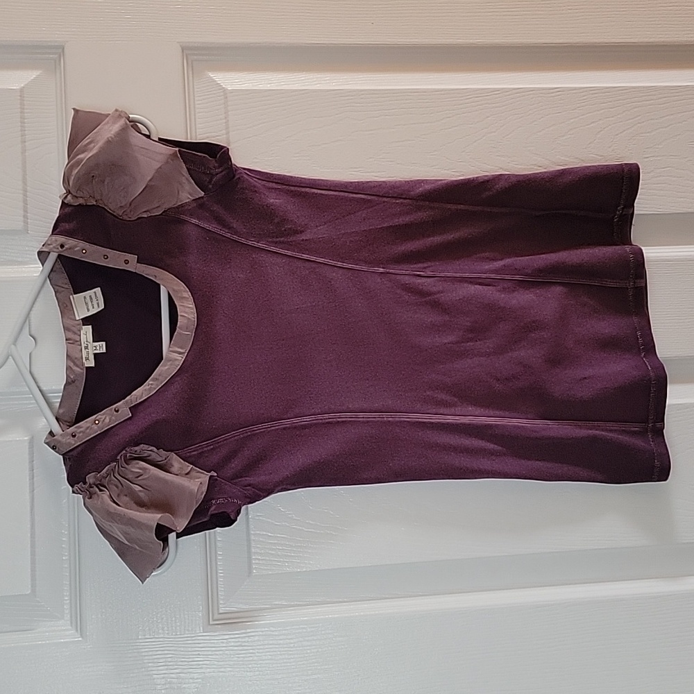 MISS ME / GIRLS PURPLE SHORT - SLEEVE TOP IN SIZE MEDIUM